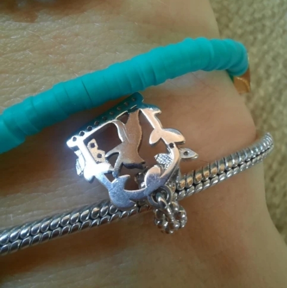 Cat in the garden charm - Picture 3 of 6